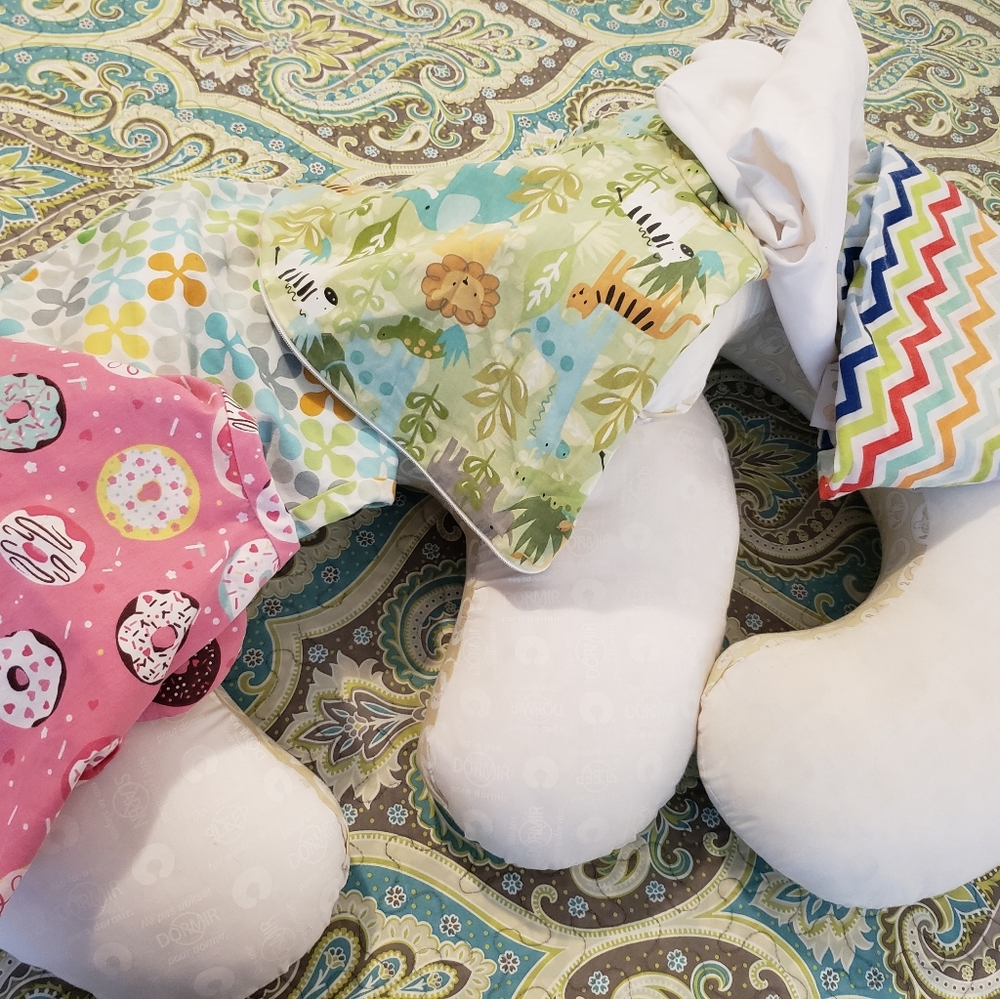 2 Boppy Nursing Pillows & 5 Covers